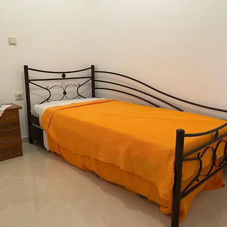 Summer Hοuse * Vivlos