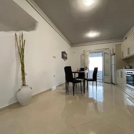 Summer Hοuse * Vivlos